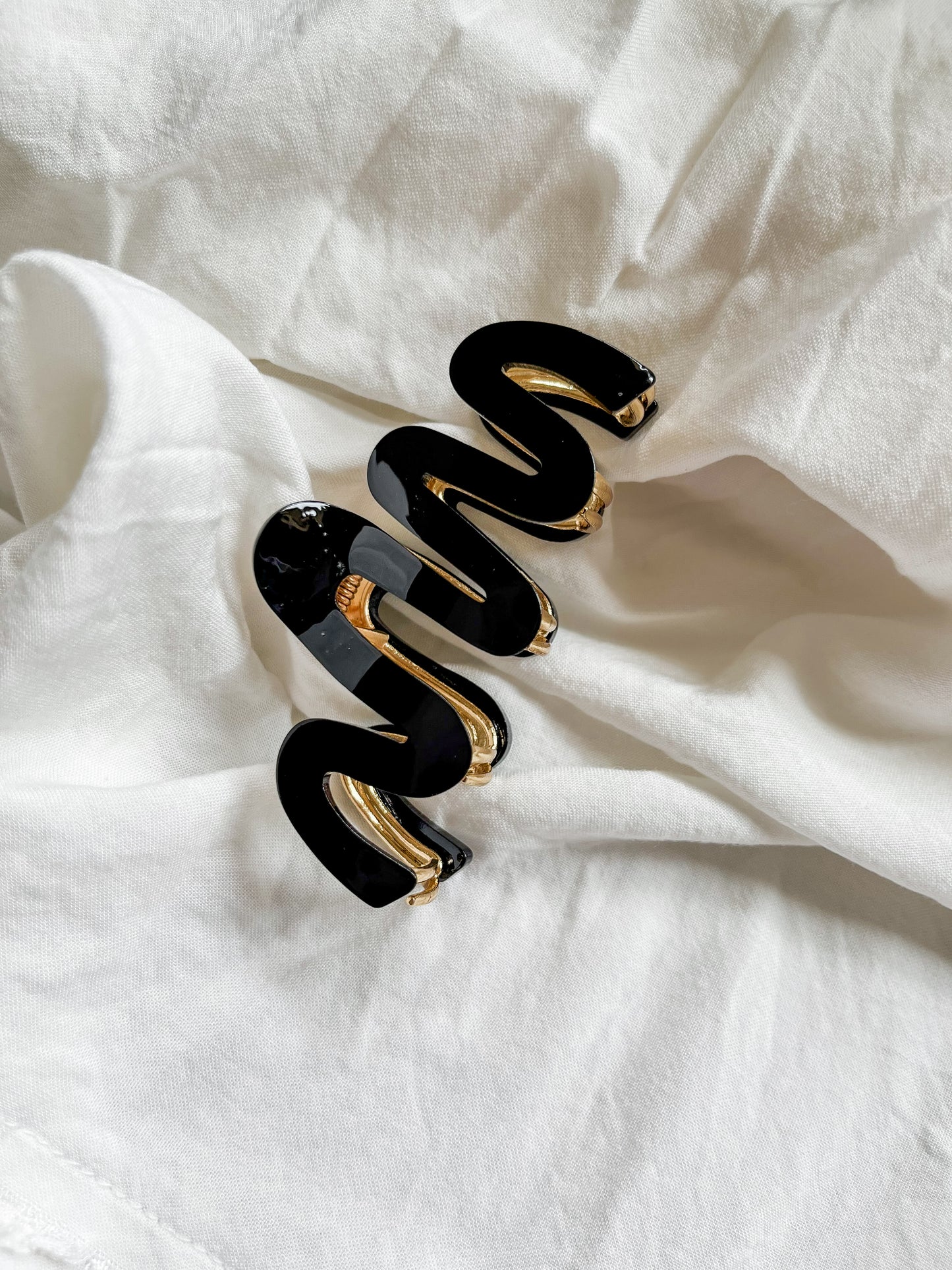 Swiggle Clip in Black