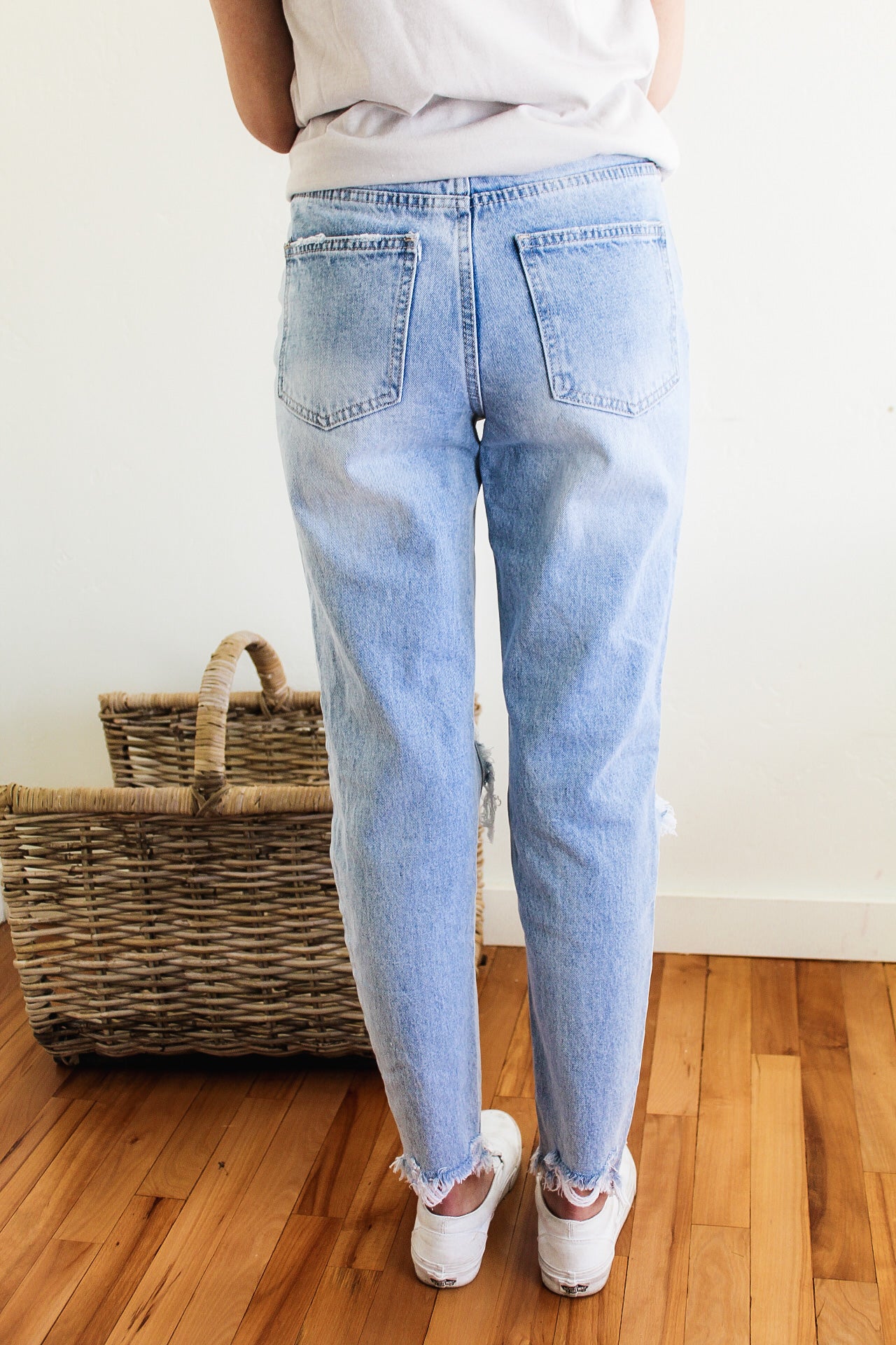 Jenna Light Wash Highwasted Boyfriend Jeans