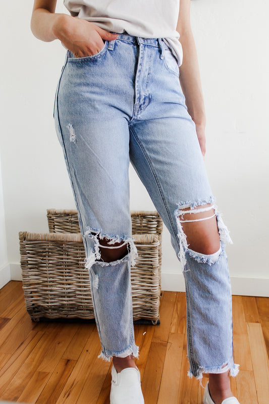 Jenna Light Wash Highwasted Boyfriend Jeans