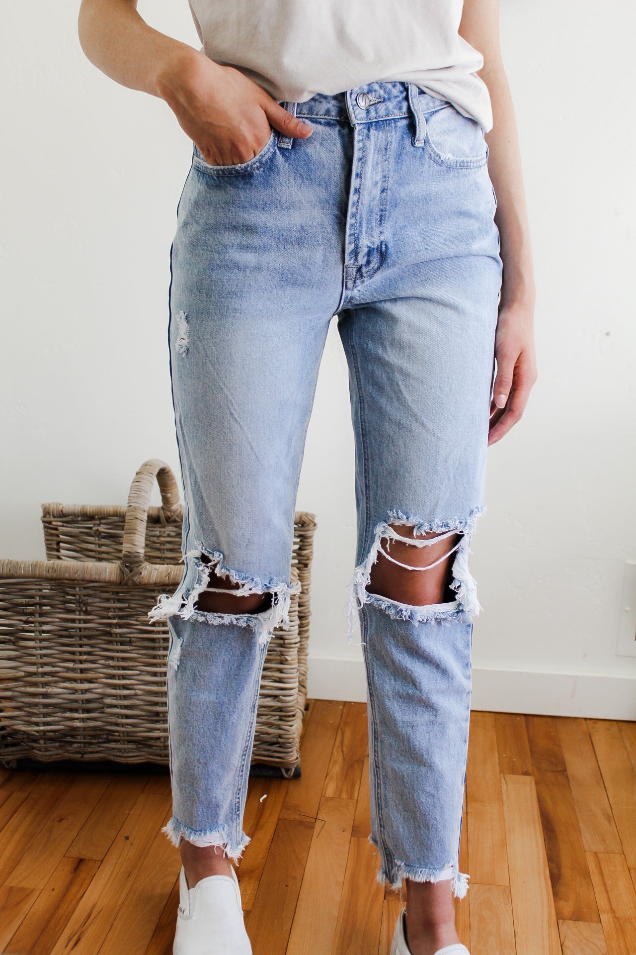 Jenna Light Wash Highwasted Boyfriend Jeans