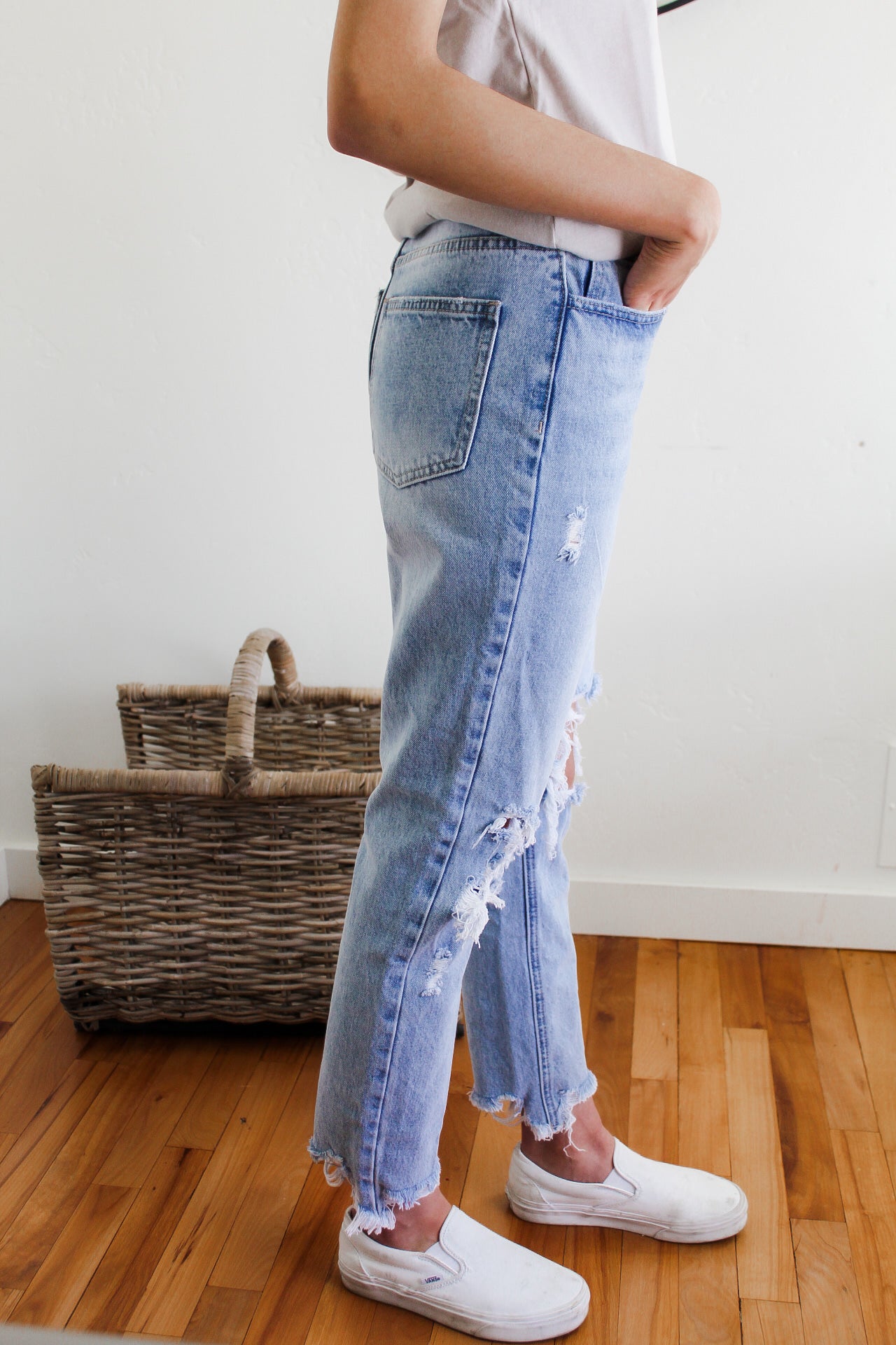 Jenna Light Wash Highwasted Boyfriend Jeans